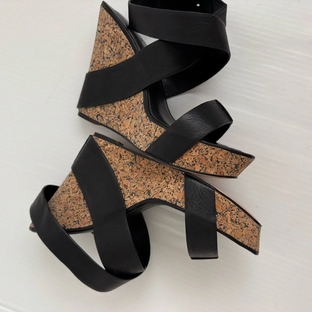 Charles by Charles David Arlington Black Cork platform Wedges sandals